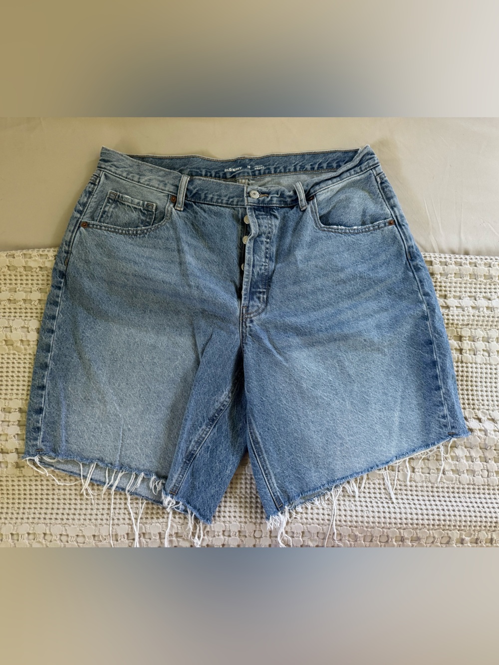 Old Navy Mid-Rise Baggy Medium Blue Denim Shorts